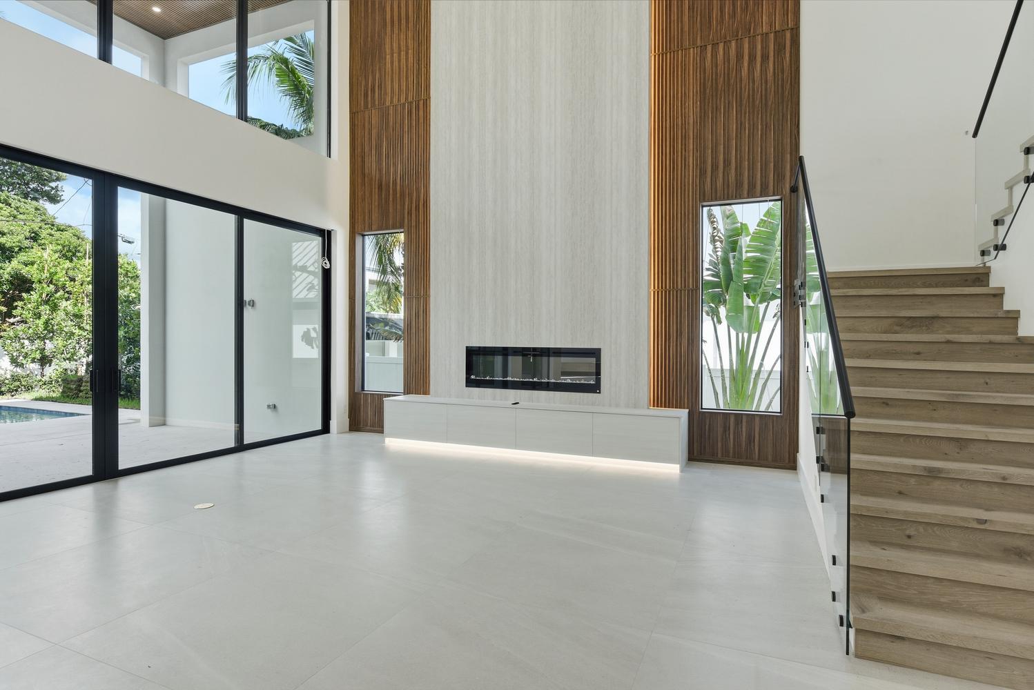 237 NE Wavecrest Way residence, photograph 6
